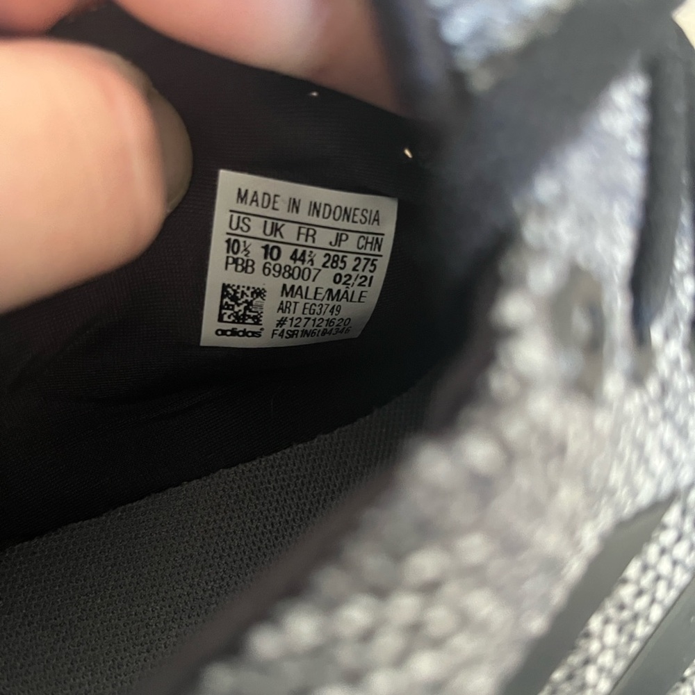 New Adidas Grey Knit Sneakers Mens - Picture 7 of 8